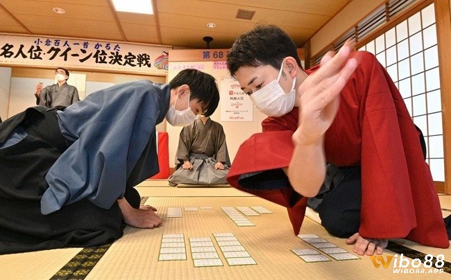 Tập trung chơi bài Karuta cao độ và không đánh dựa theo cảm tính