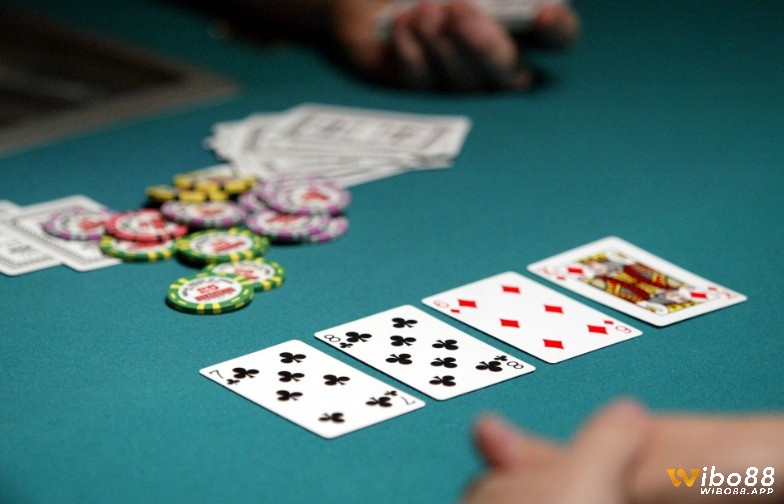 Cần cân nhắc vì sảnh poker chưa phải là bộ bài lớn nhất