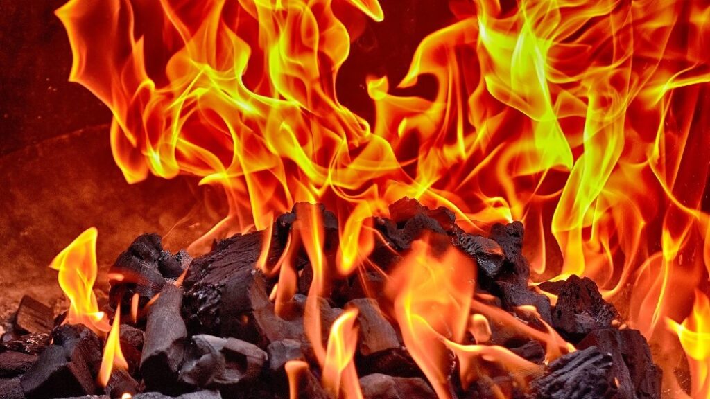 Chiêm bao thấy lửa: Con số lô đề có tỷ lệ trúng cao